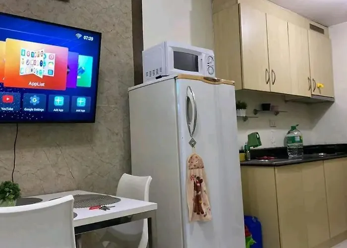 Chateau Elysee A8 Near Airport And Sm Mall, Wifi Apartment Manila
