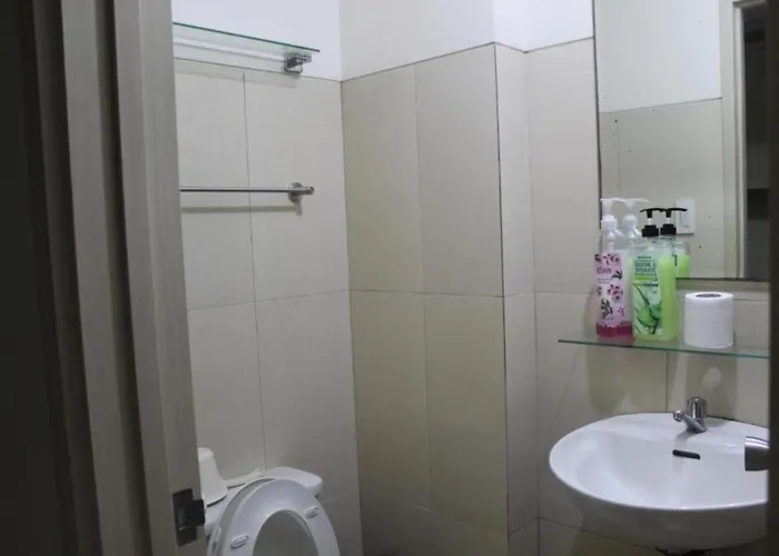 Apartment Chateau Elysee A8 Near Airport And Sm Mall, Wifi Manila