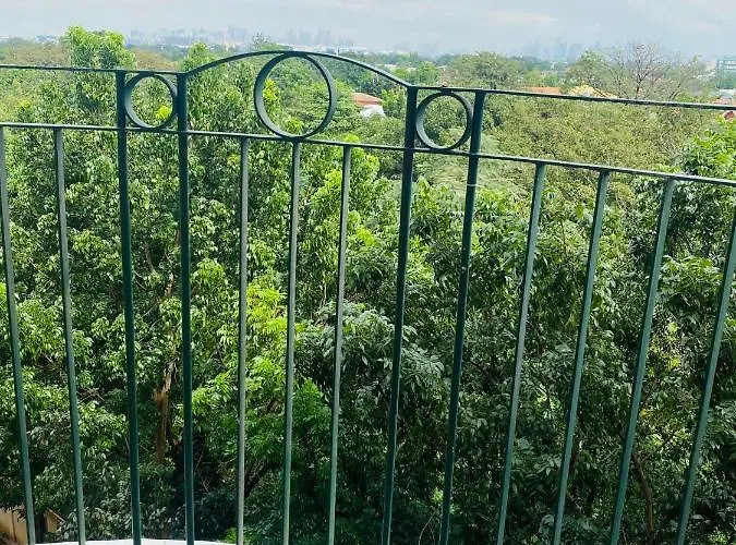 Apartment Chateau Elysee A8 Near Airport And Sm Mall, Wifi *